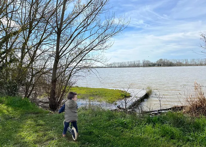 بيت ضيافة Bord Eau Charme Calme Et Nature Saint-André-de-Cubzac